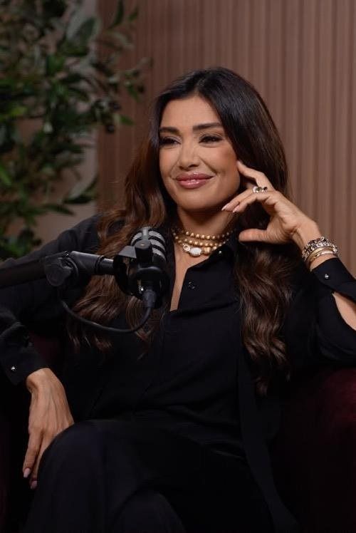 Jessica Azar at the SuperMama studio microphone